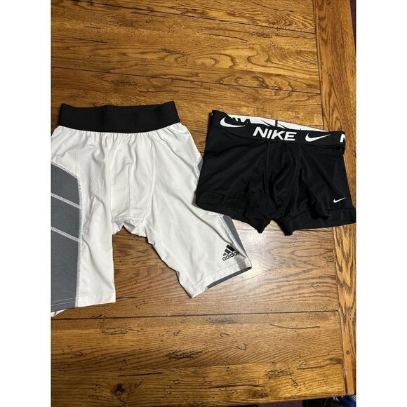 ADIDAS Men’s Padded Shorts Size Sm/Med G7 Nike - Picture 1 of 6